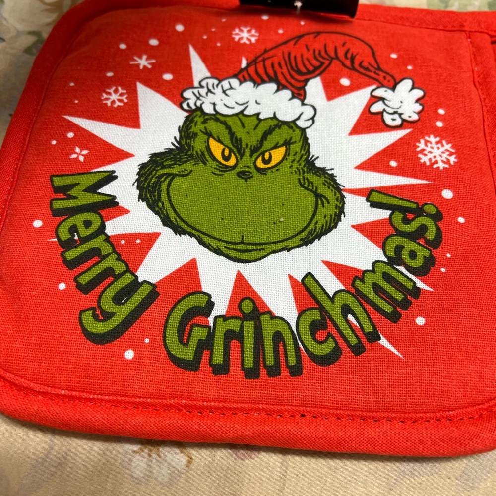 Grinch tea towel & pot holder - Picture 10 of 10